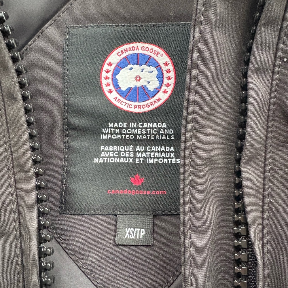Canada Goose Chelsea Parka Black Puffer Jacket with Fur-Trim Hood - Picture 9 of 12